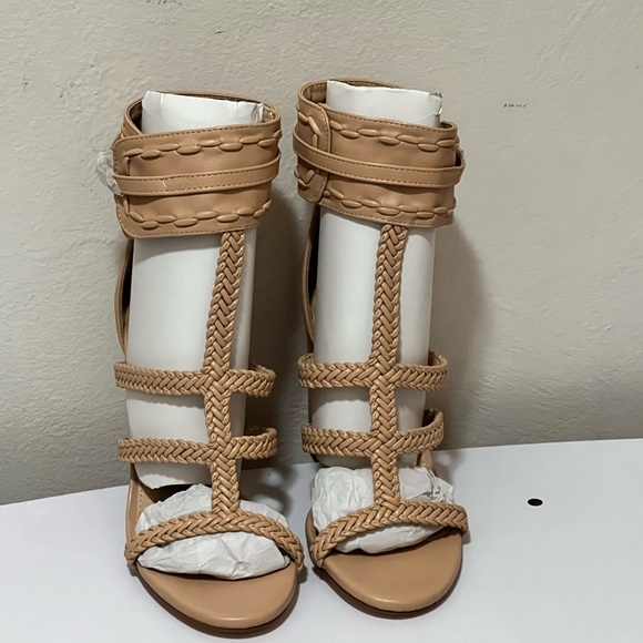 Heels - Picture 2 of 2